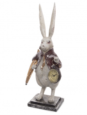 带着手表的兔子雕像